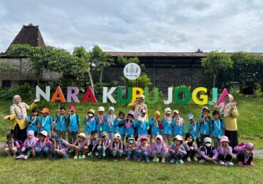 Anak TK IT LHI mengikuti outing class tema tanaman ciptaan Allah di Narakupu